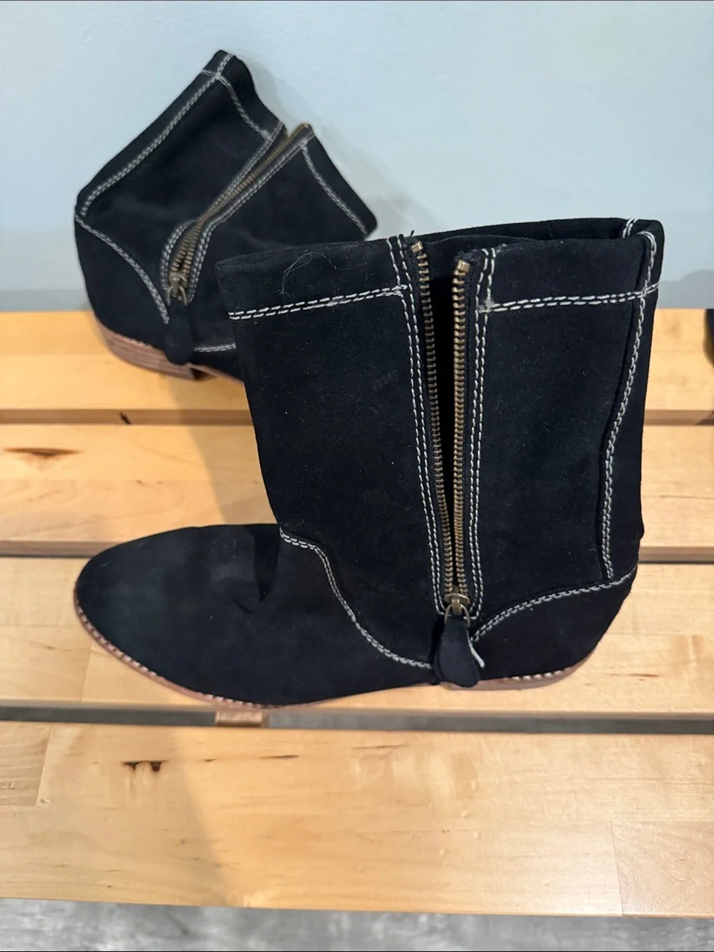 Splendid Black Suede Kids big girl size 8 Zip Boots
